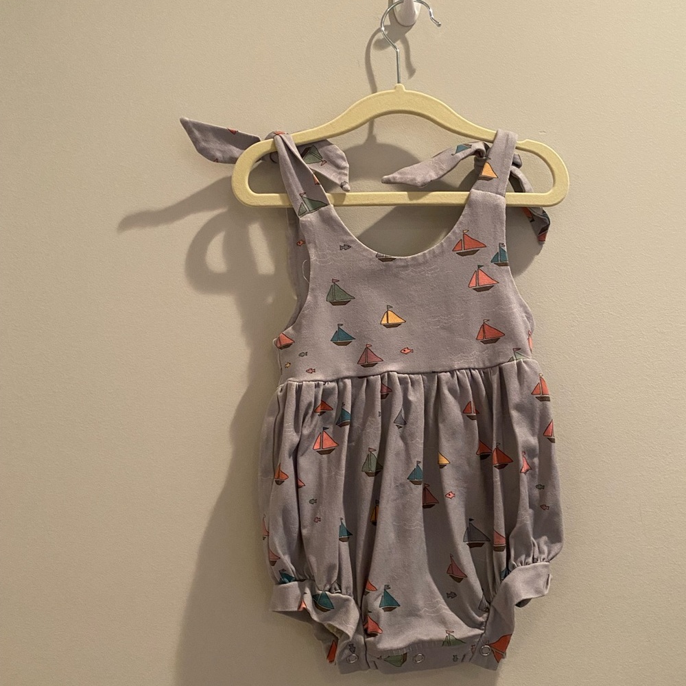 Charming Mary Tied Bubble